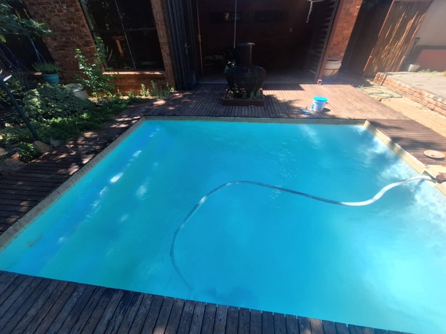 4 Bedroom Property for Sale in Pellissier Free State